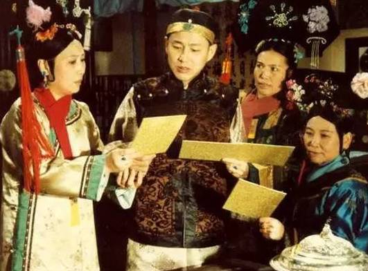 1988年,陈道明出演了第一部影视剧作品《末代皇帝,他在里面饰演了