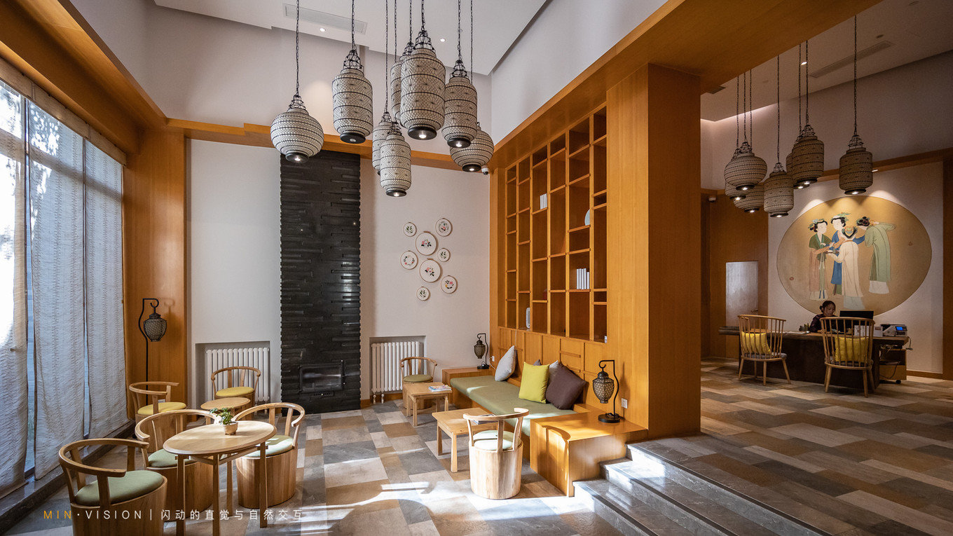 古北水镇的秋天,明媚阳光与缤纷秋叶,不带一点