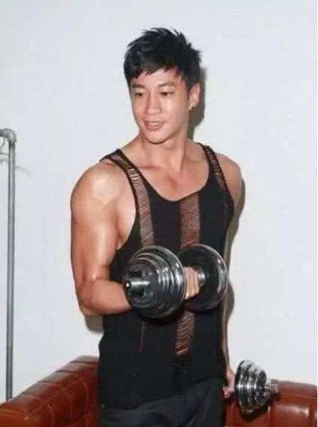 󶫻󷢸