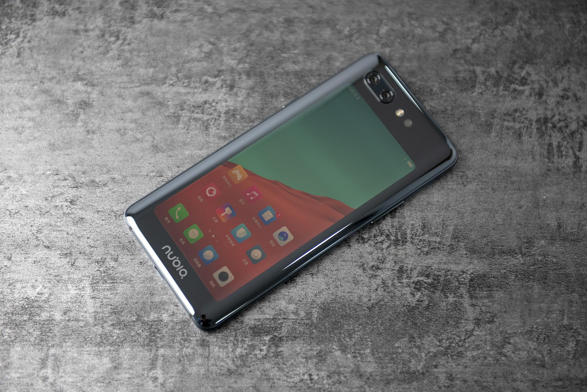 做手机的屏幕 f6cc2c47091d431fab7def7b44835b41.jpeg