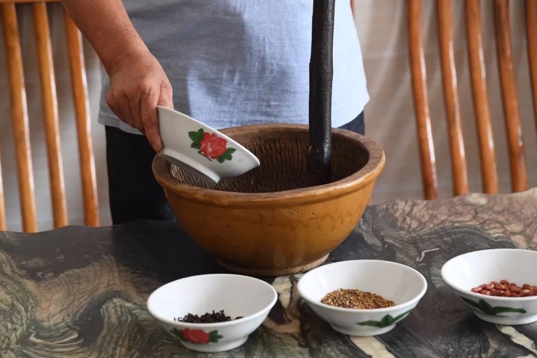 茶洞擂茶粥已有400多年历史选料和制作尤其讲究