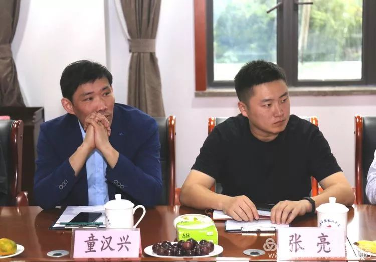 参加座谈对接会的还有淮南市山南新区管委会招商局局长张亮,上海淮南