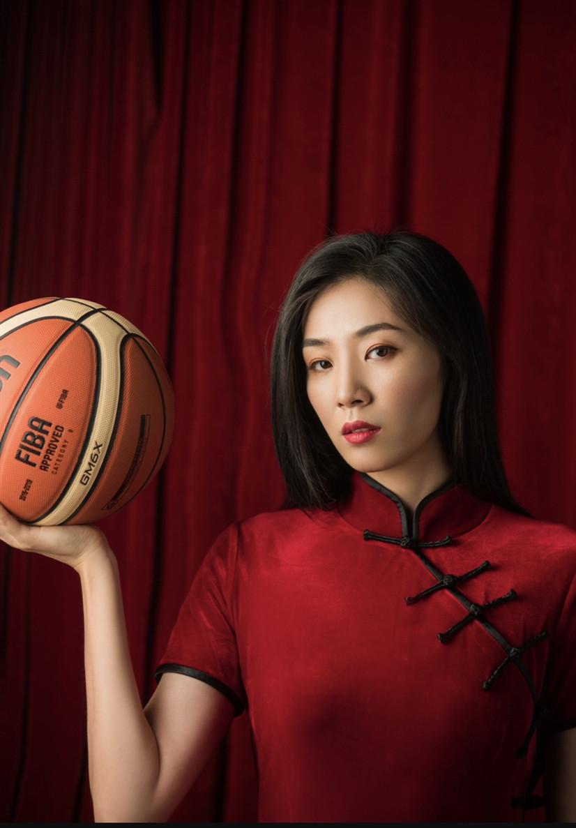 露雯:14岁参军的蒙古女孩