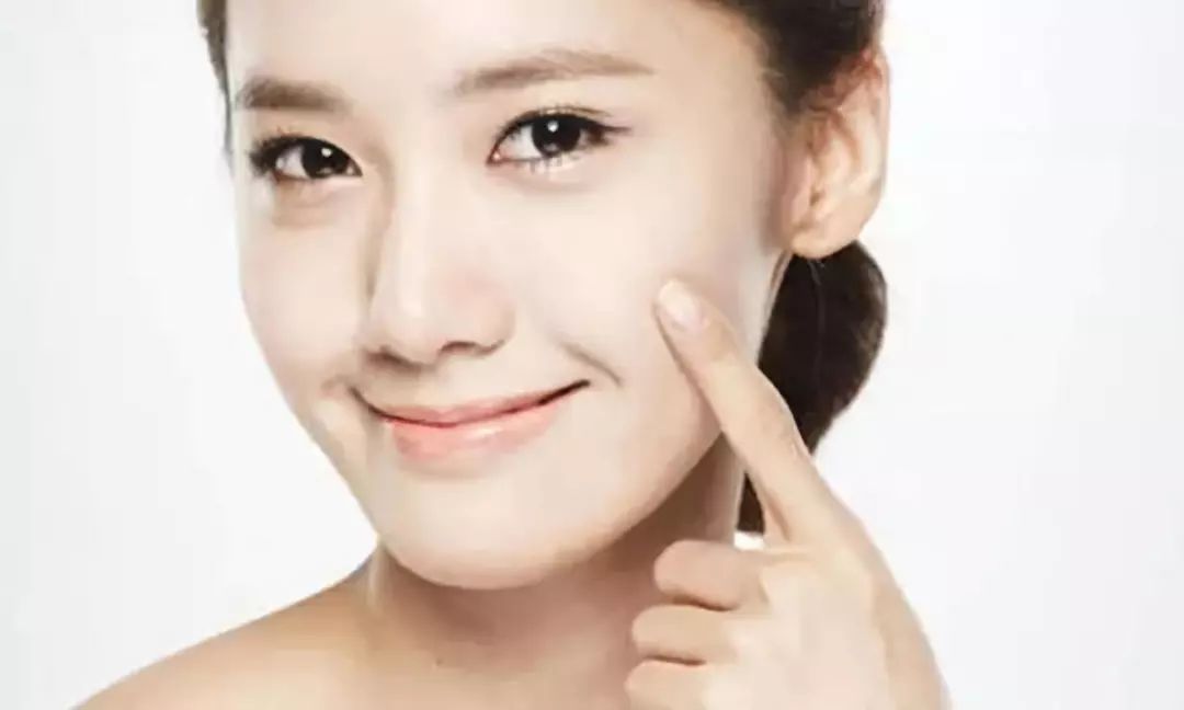 皮肤干燥怎么养护 2f82dfc567f642c68534a6a5521b43c9.jpeg