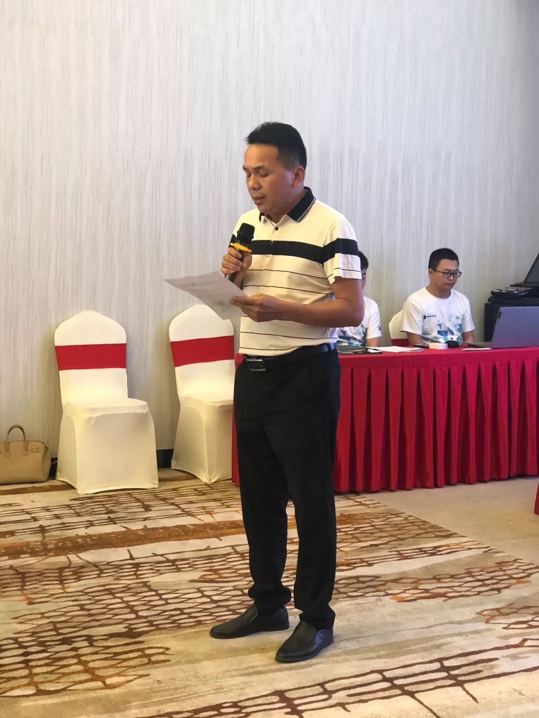 岑溪市市委常委,统战部长李励兴,岑溪市人民政府副市长陈文强,国家