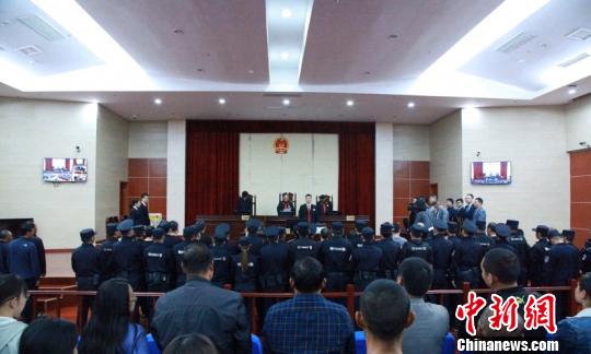 安徽池州特大长江非法采矿案一审宣判28名被告人获刑