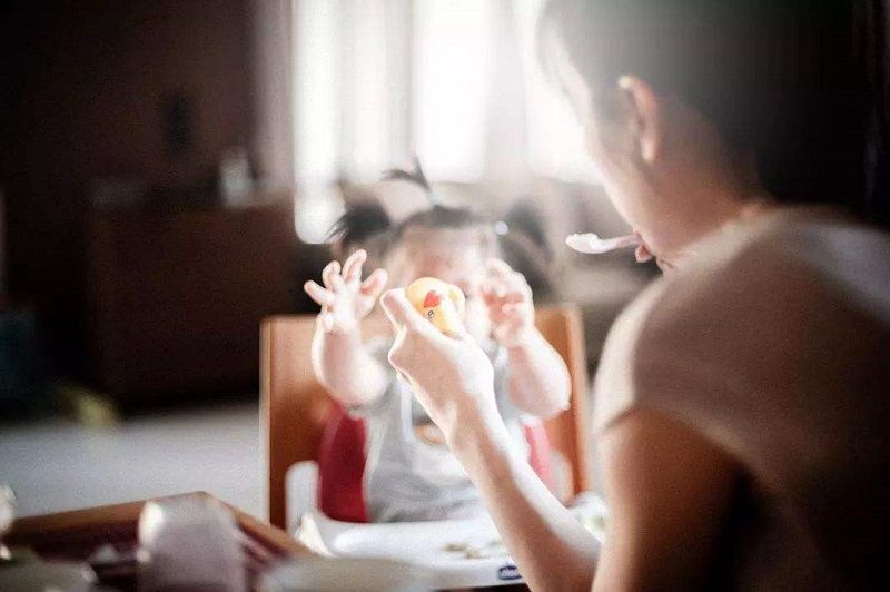 [家有五宝]宝宝牙齿迟迟长不出？长时间让孩子吃细软食物，对他有这4大影响