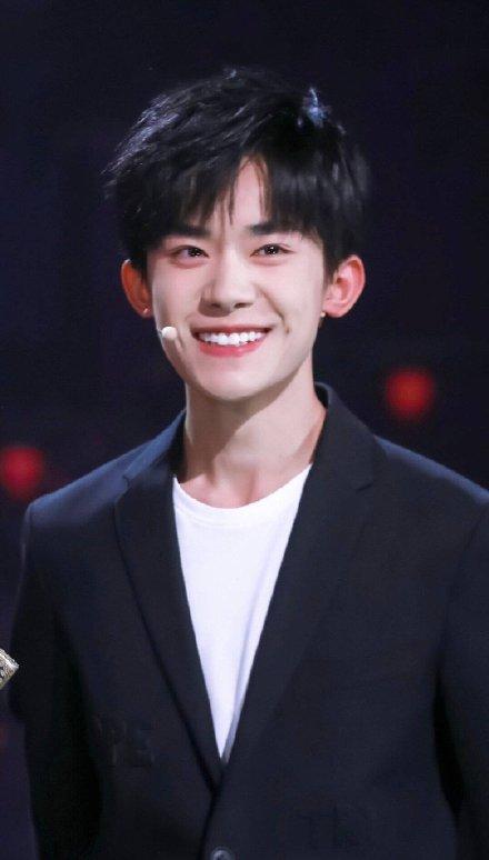 易烊千玺的微博粉丝多少 76b9b00bc6654667918aa9b1c4d23c39.jpeg