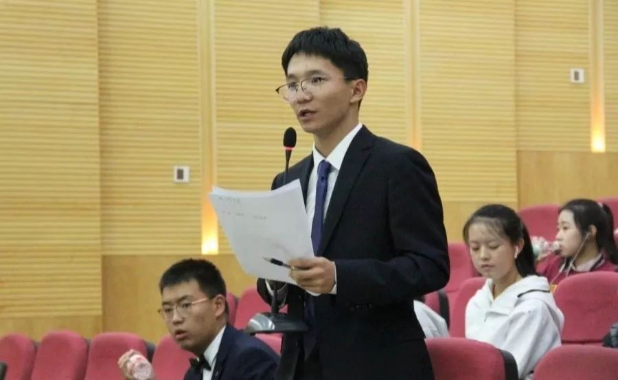 活动回顾2019年中央民族大学法学院新生辩论赛初赛