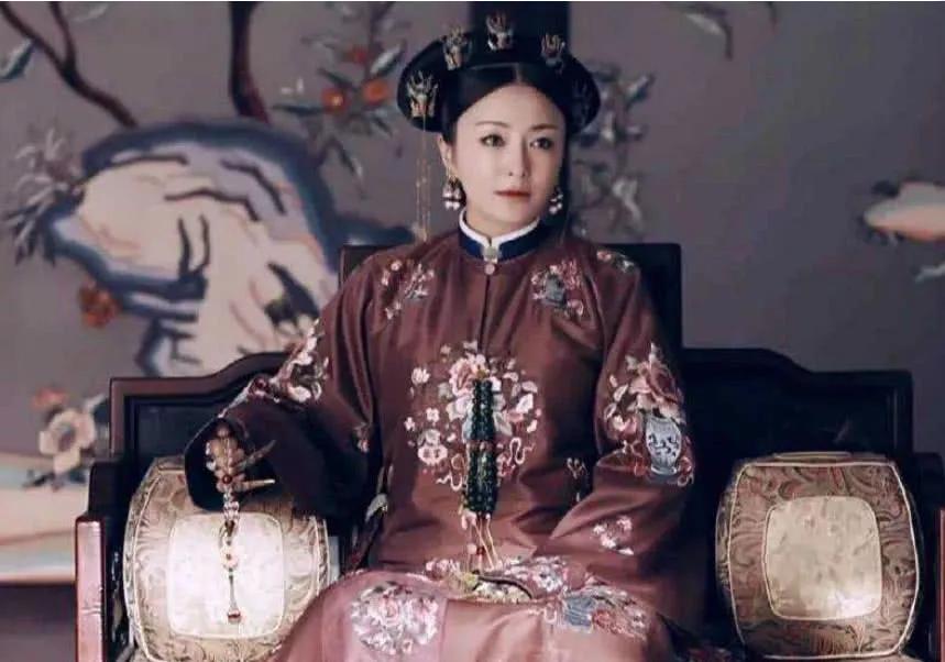 「屎记」原创清朝“寿命最长”的妃嫔，历经四朝，这个原因很多女人做不到！