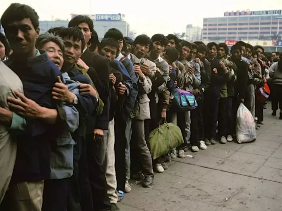 老照片场 | 九十年代追梦深圳的打工者,如今还好吗