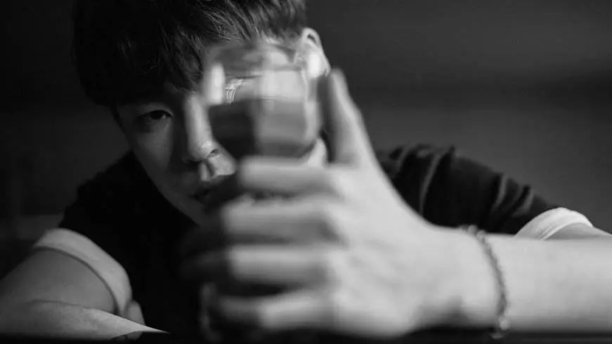 老了就老了动态纯伴奏曲谱_一晃就老了曲谱简谱(2)