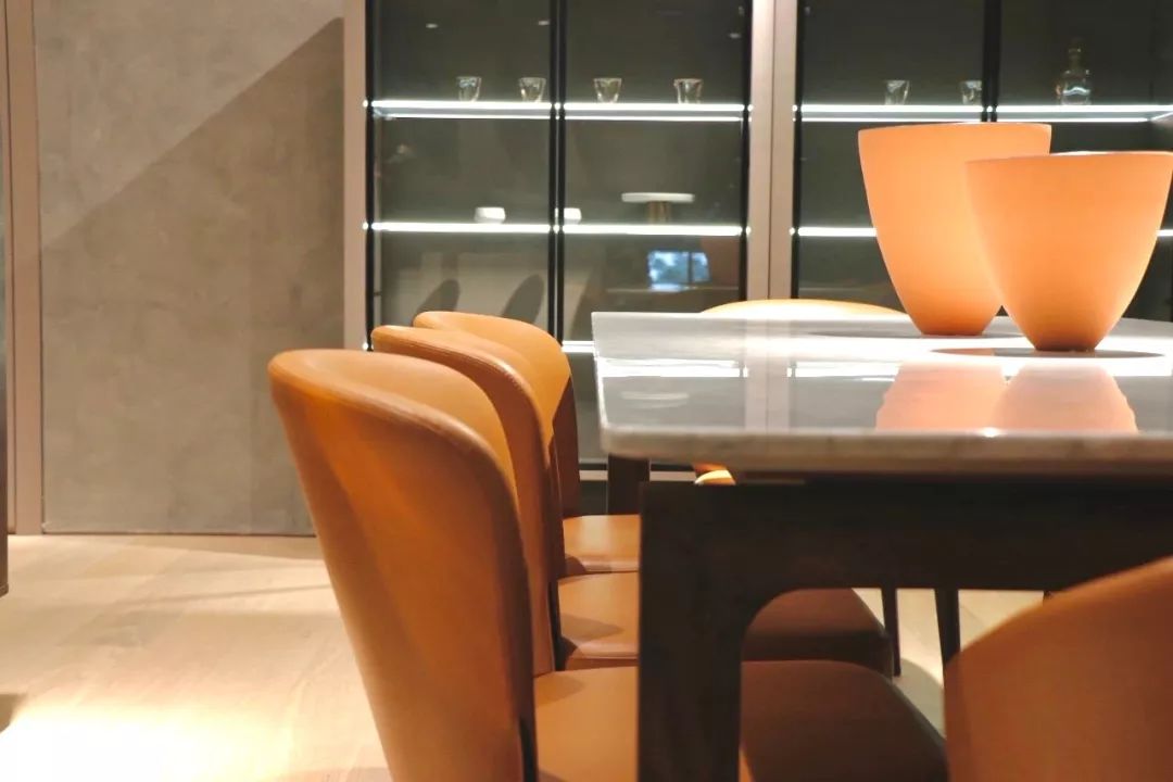 品质好的酒店餐桌 bfcba003a012425383c8a0139835f28b.jpeg