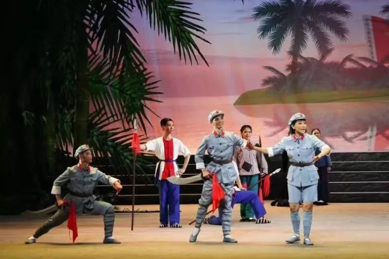 自由飞翔广场舞完整版教学版 c2c0954beaca42419aa81d9a14068653.jpeg