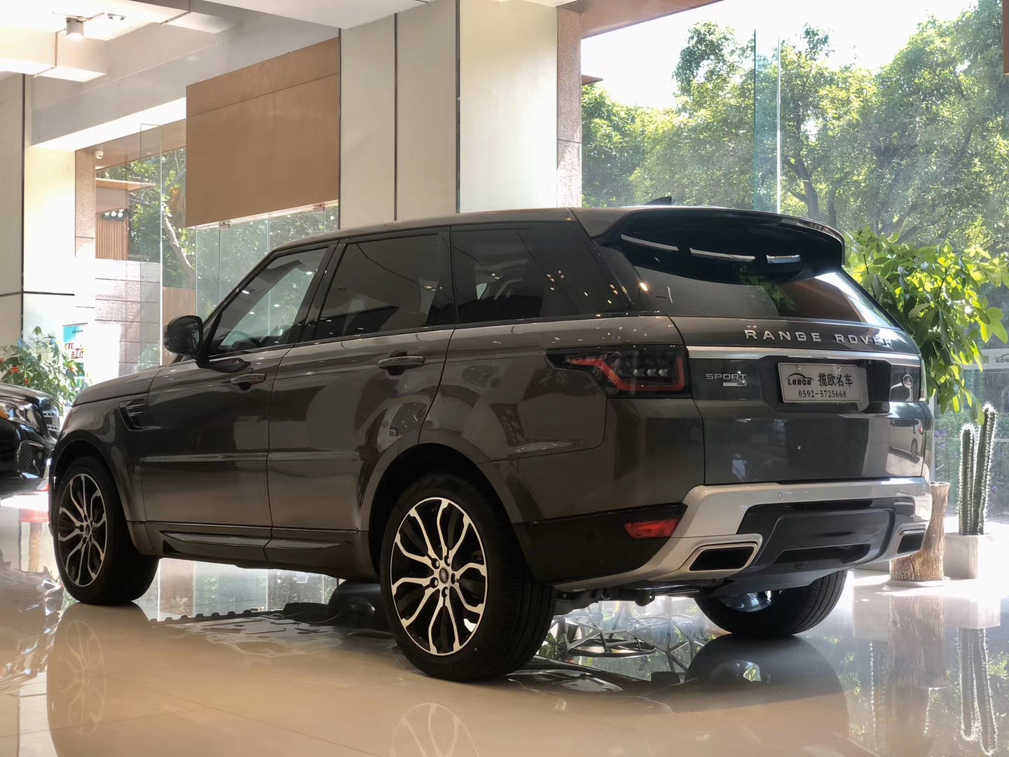 进口路虎汽车产自哪个国家 c89ab584578e44a9a52e91207095a8d0.jpeg