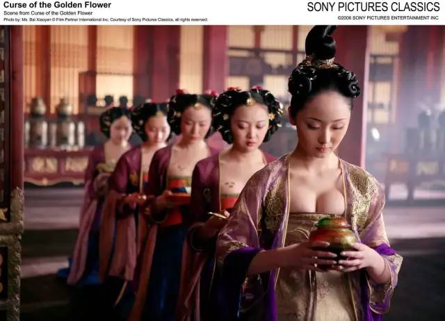 四位大胸女演的这部电影,还没有中国足球好看