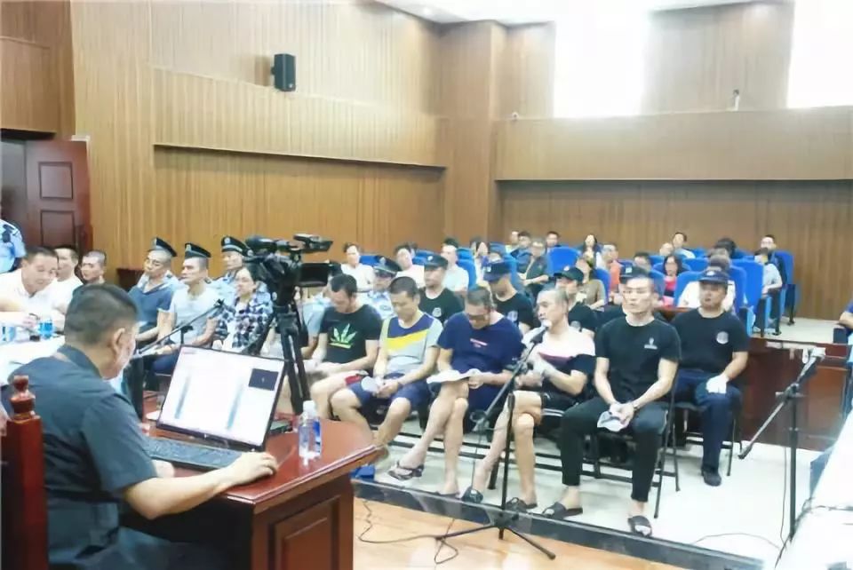 潮阳法院15名黑社会公开庭审