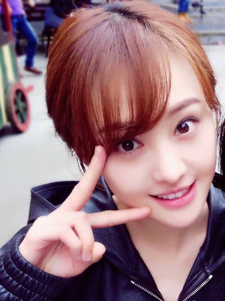 爸爸|原创揪心张恒又甩脸吵架丢下郑爽一个人，郑爽爸爸看到这一幕直叹气