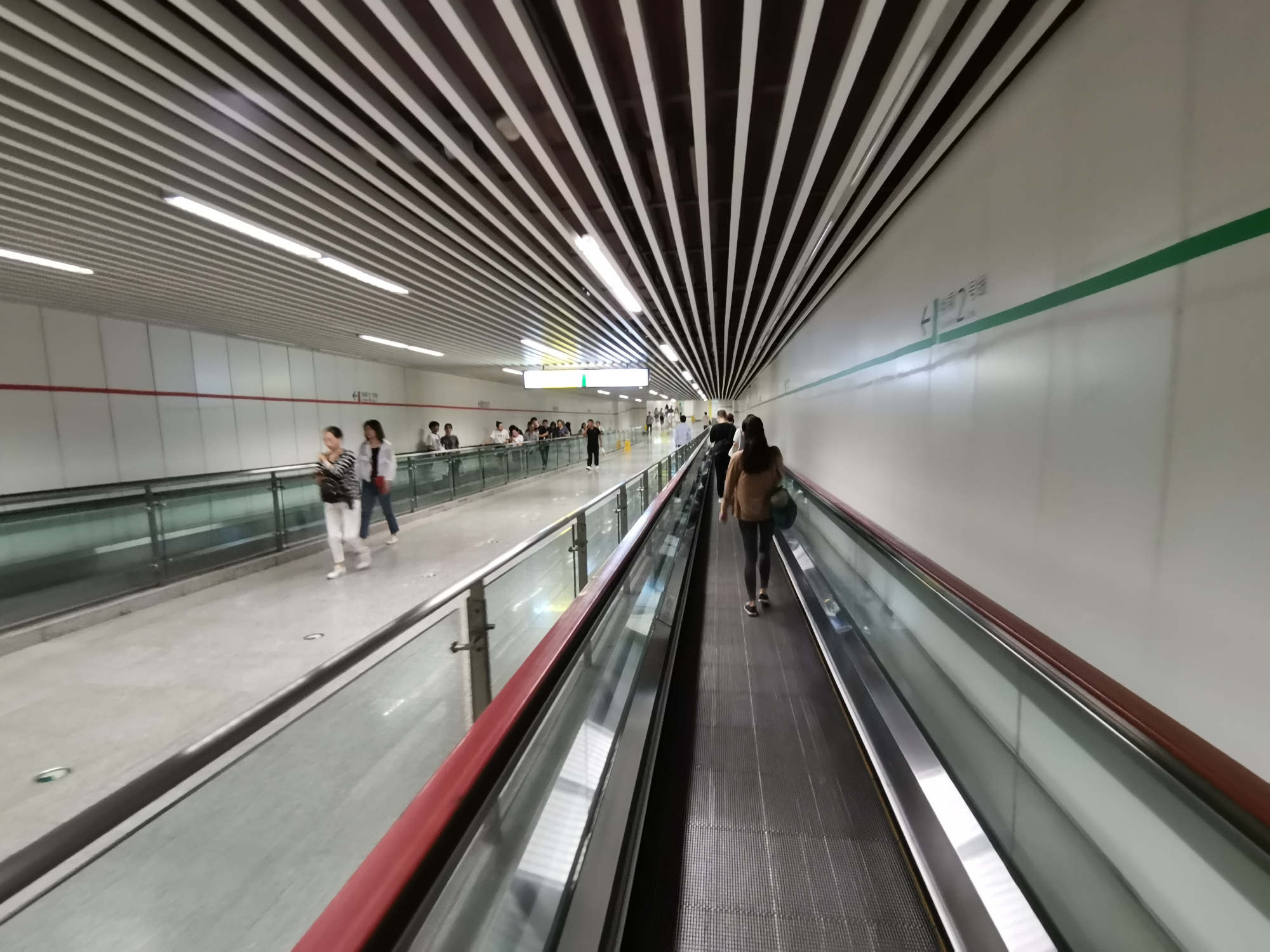 原创中国最容易迷路的城市:岔路多到人崩溃,地铁站最深94米