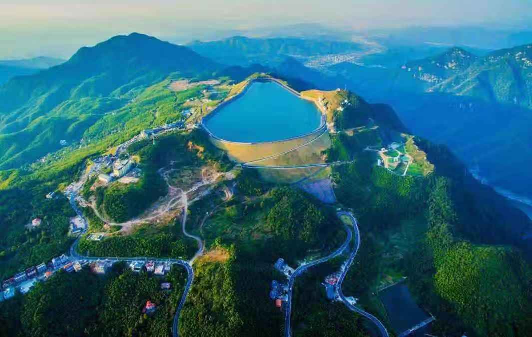 德清莫干山,长兴仙山湖,安吉大竹海,江南天池,中南百草原……湖州旅游