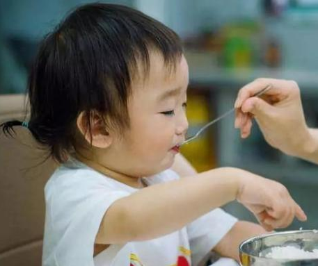 蓝象宝贝育儿■3大喂养习惯，让宝宝的脾胃越来越虚，家长一不小心就会犯