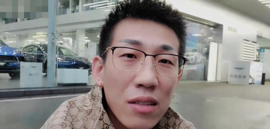 虎牙户外一哥为年度直播变卖超跑,购置豪车已