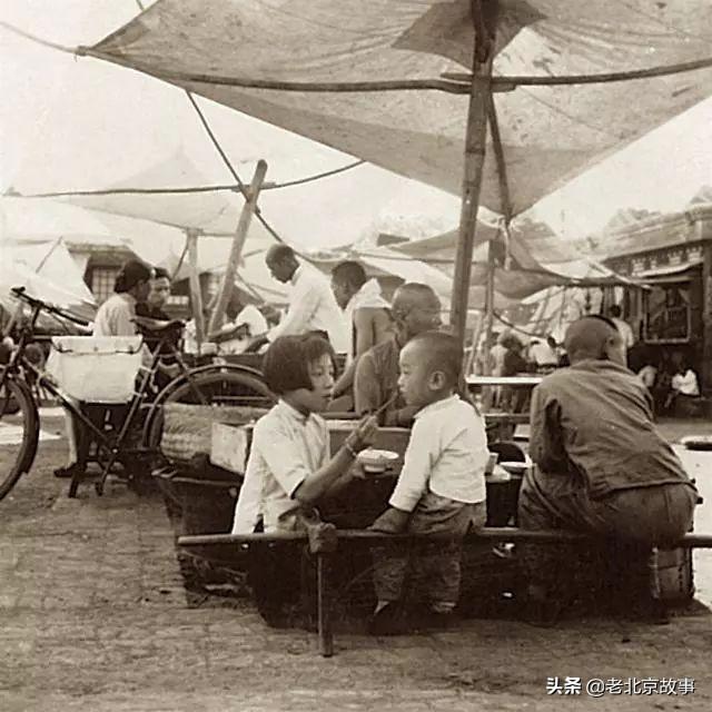 老照片30年代老北京的天桥街景杂耍卤煮老北京的生活