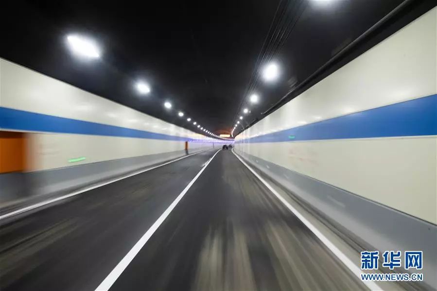 据常德沅江隧道公司常务副总经理路开道介绍,沅江隧道全长2240米,项目