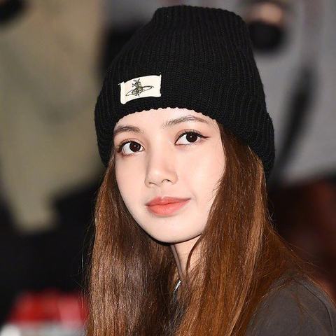 17日下午,BLACKPINK因日本音乐节目行程而经