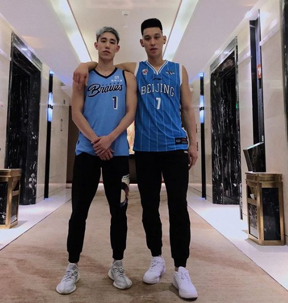 林书豪:我的弟弟打球比很多cba后卫都好,就是太瘦了