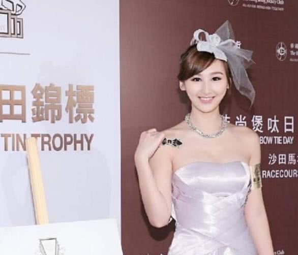 性感女神高海宁用这4招瘦身,做到瘦身不瘦胸效小怪兽气垫配套的瘦脸仪好用吗图片