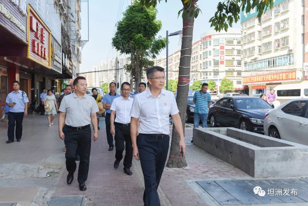 10月16日上午,坦洲镇党委书记邝伟东,镇党委副书记,镇长陈晖东带队