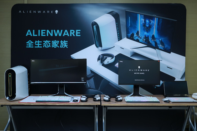 畅享全新视觉体验ALIENWARE于京东首发54.6英寸OLED游戏显示器_戴尔