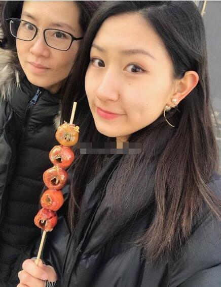 原创央视主持人史小诺女儿近照曝光穿泳装大秀好身材欧美范十足