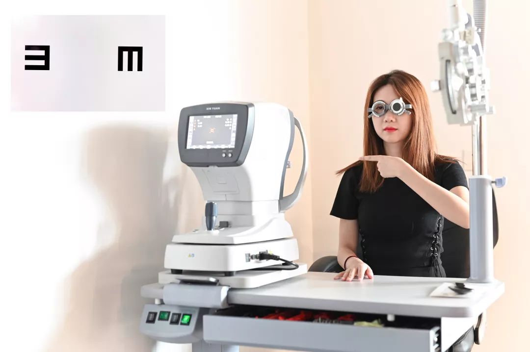 眼镜免费试戴 8f38d4ec02974b878a8d538797a66611.jpeg