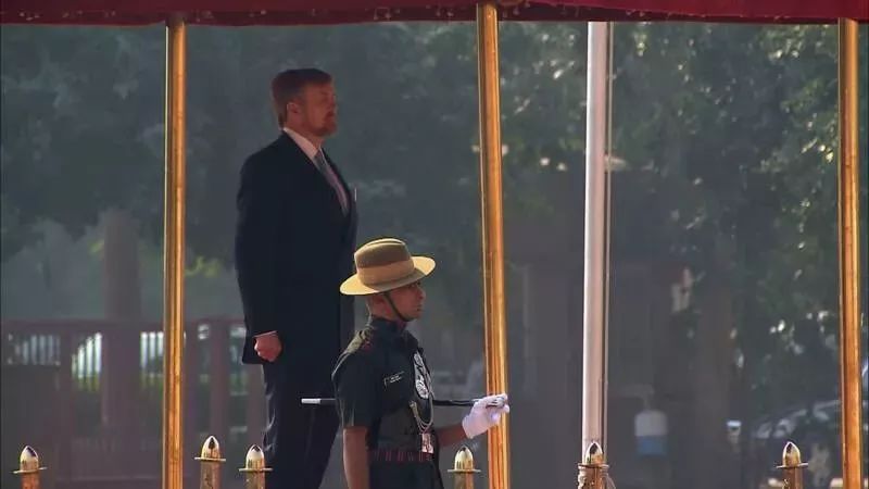 荷兰国王访问印度自己开飞机!给KLM兼职23年