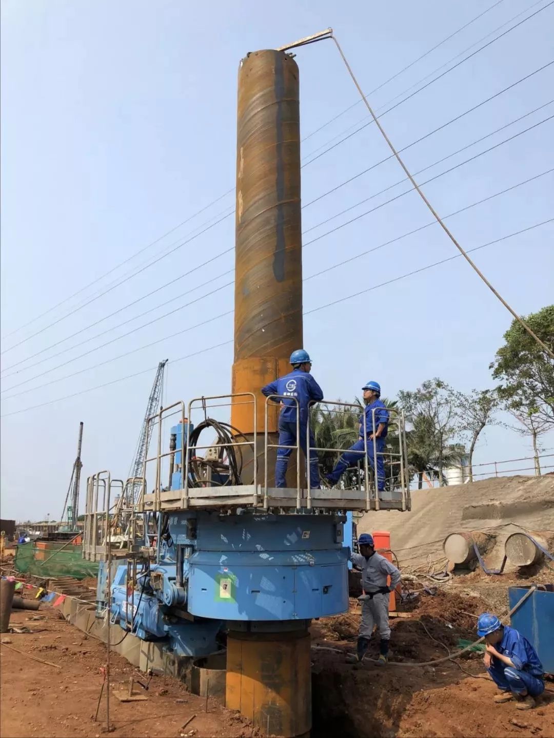 钢管桩成桩效果实景 效果评价旋入式静压植桩工法在海口文明东越江