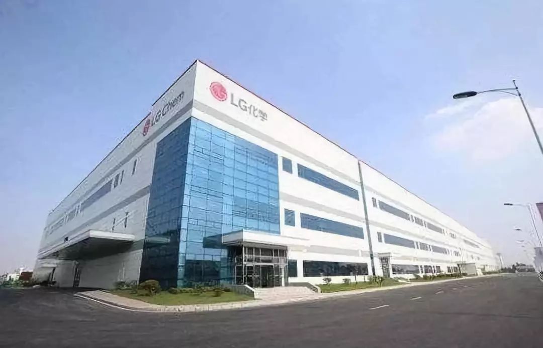 杉杉股份最新消息今日 a5542efb0f054ee08ea53ef18e60b4de.jpeg