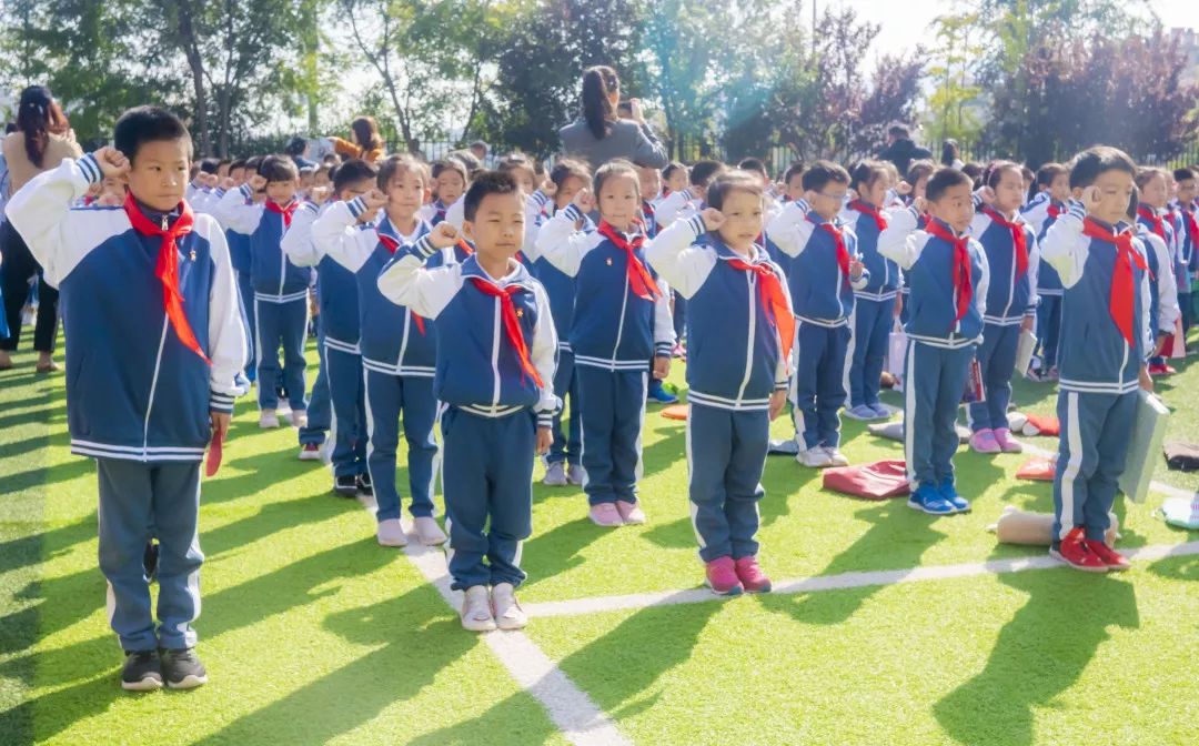 2019大连小学生入队仪式精彩瞬间!你家孩子上镜没?