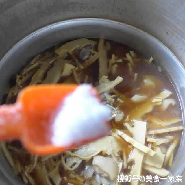 猪脚怎么煮才软糯 b223abf63c9043a698f6ba088c61e4ee.jpeg