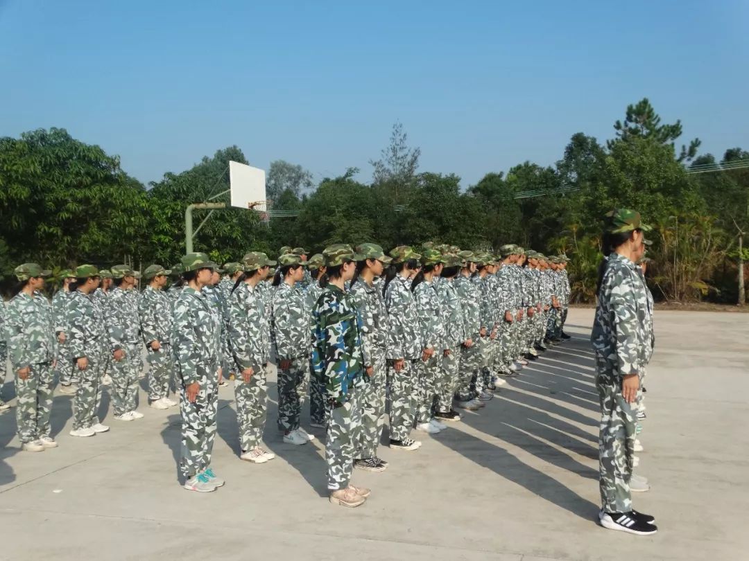 严格要求,刻苦训练:江门市第一职业高级中学军训剪影