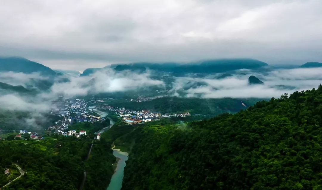 豪壶瓶晨曦/林攸忠夹山寺禅意/王勇晨韵(湖南屋脊壶瓶山/唐平波绿色