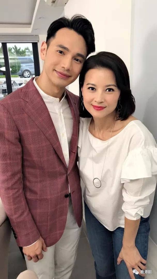 为台庆剧拍宣传片 黎燕珊同千嬅聚旧