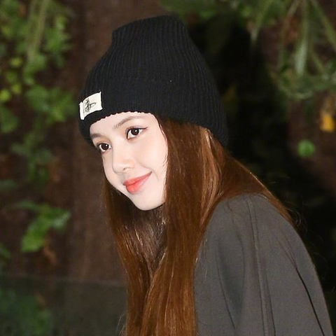 17日下午,BLACKPINK因日本音乐节目行程而经