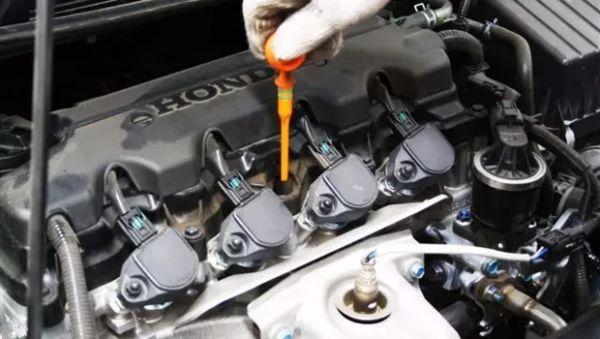 如何判断需要换机油 e6a2a85e610344df809a127f3723a422.jpeg