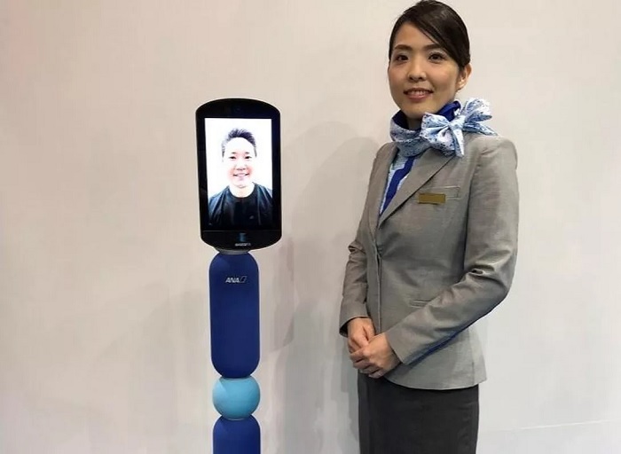全日空展示Newme机器人可以替你远程旅游