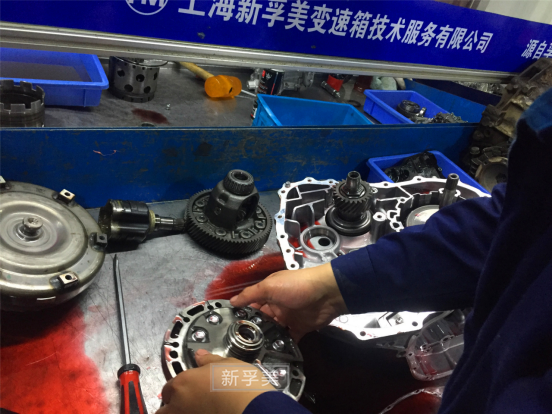 变速器维修师傅 045e828e444c40518eeed7805a259526.png