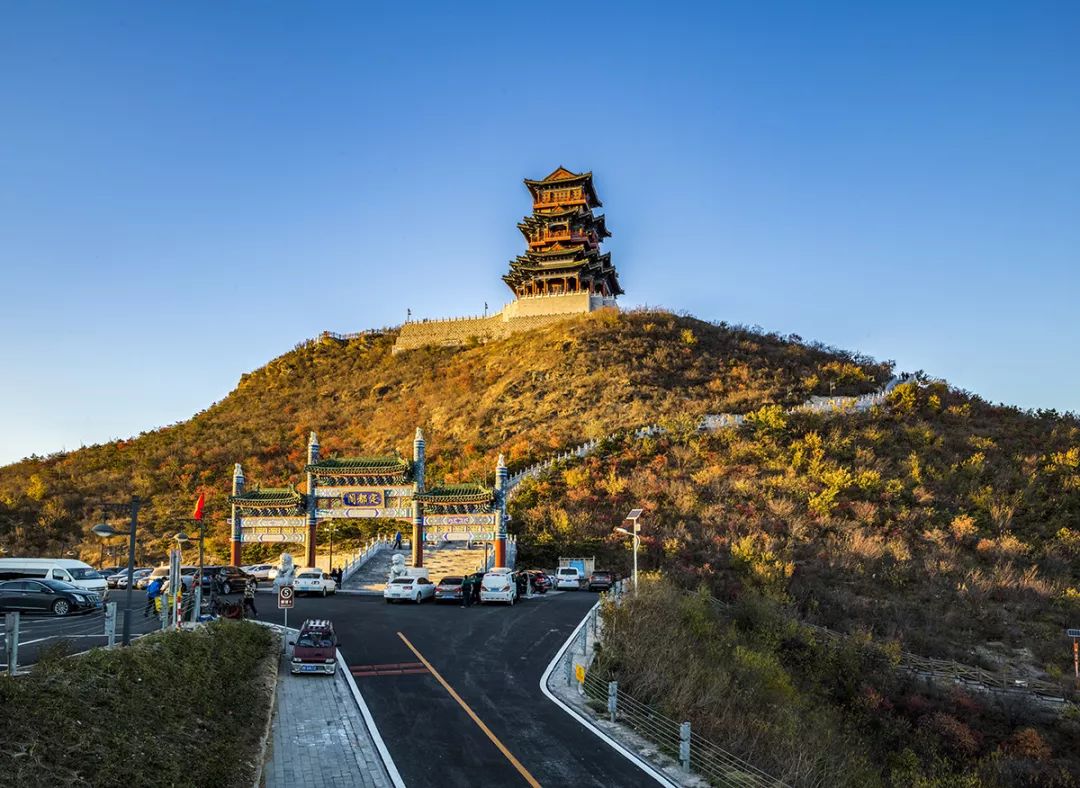 《定都阁外景》