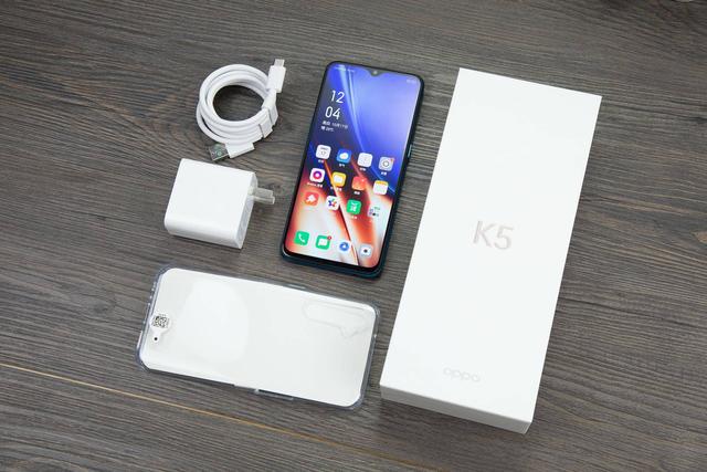 另外,我还尝试了一下oppo k5边充边玩时的充电情况.