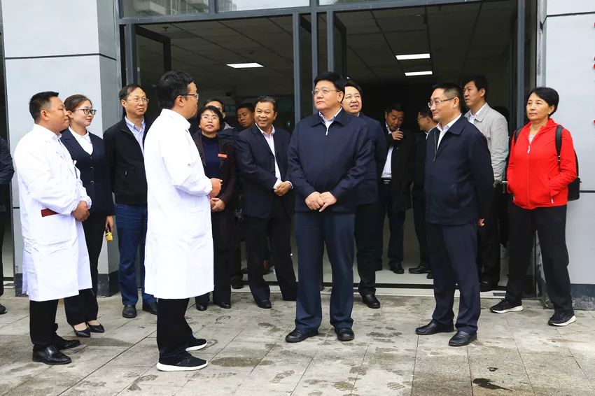 王贺胜率队到福泉调研公立医院综合改革及县域